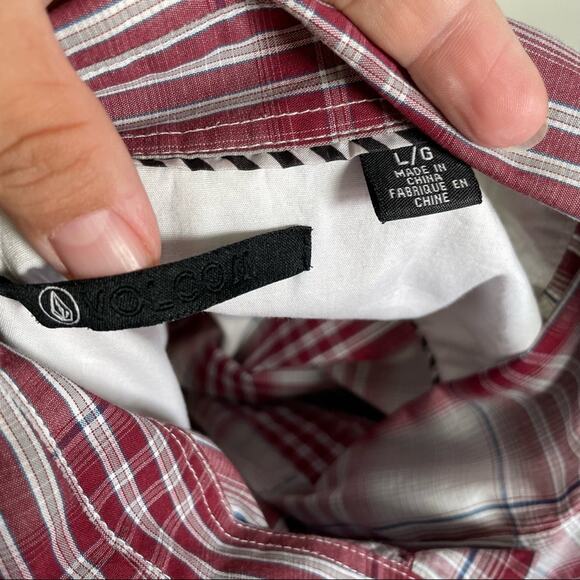 Volcom plaid button down short sleeve size Large - Picture 4 of 10